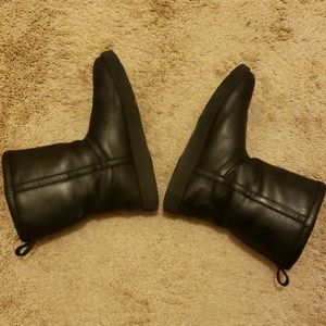 Black Leather Waterproof UGGS